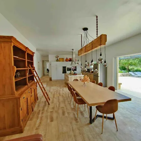 La Sabatiere Villa